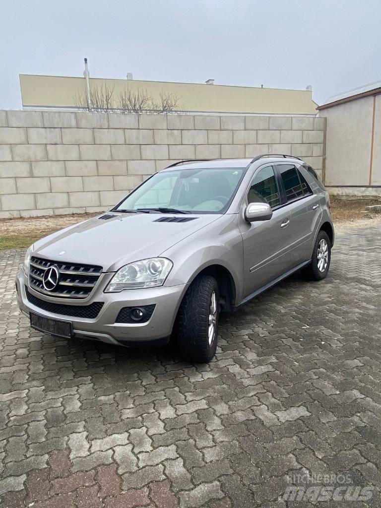 Mercedes-Benz ML 320 PKWs