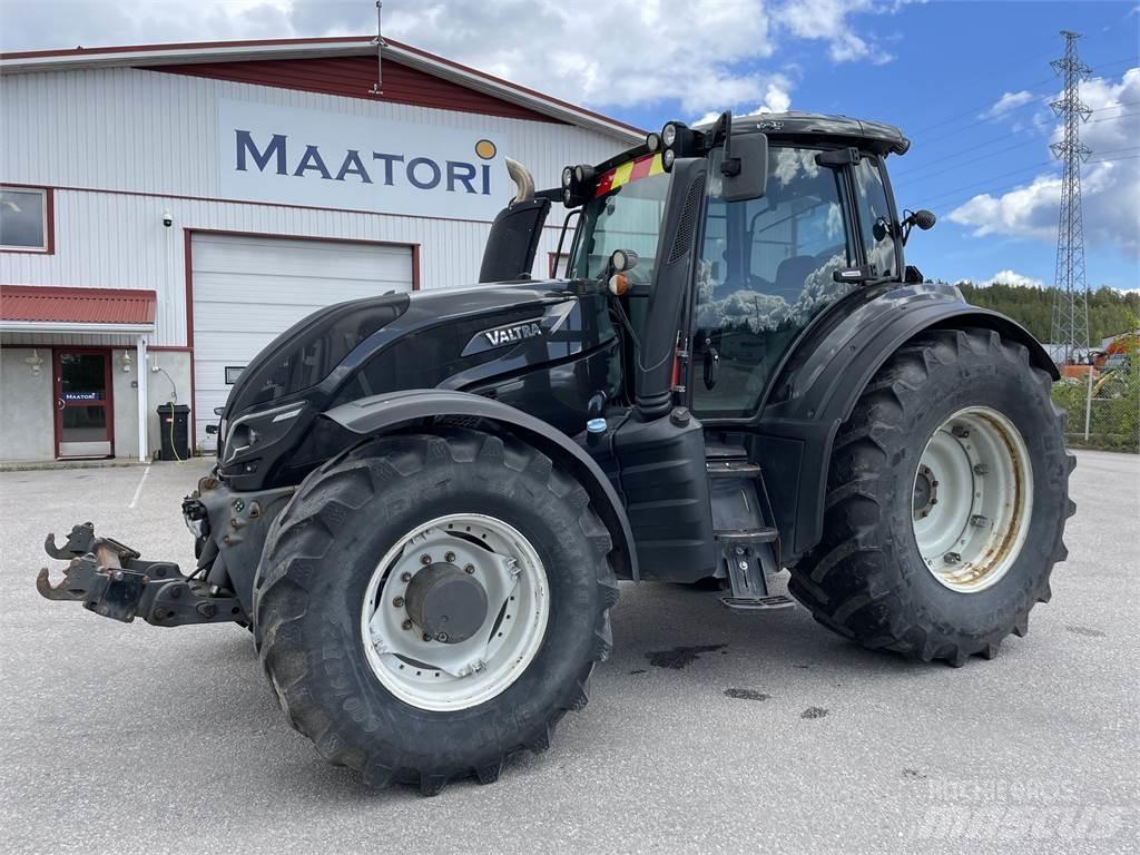 Valtra T234 A Traktoren