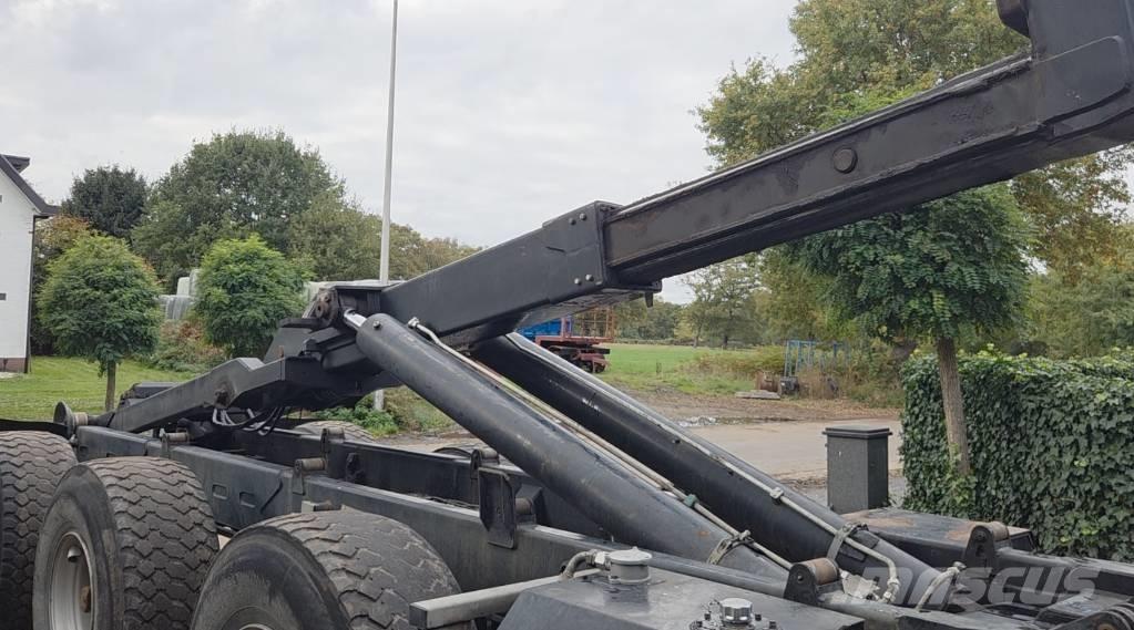 Pronar T386 Anhänger mit Hakenlift