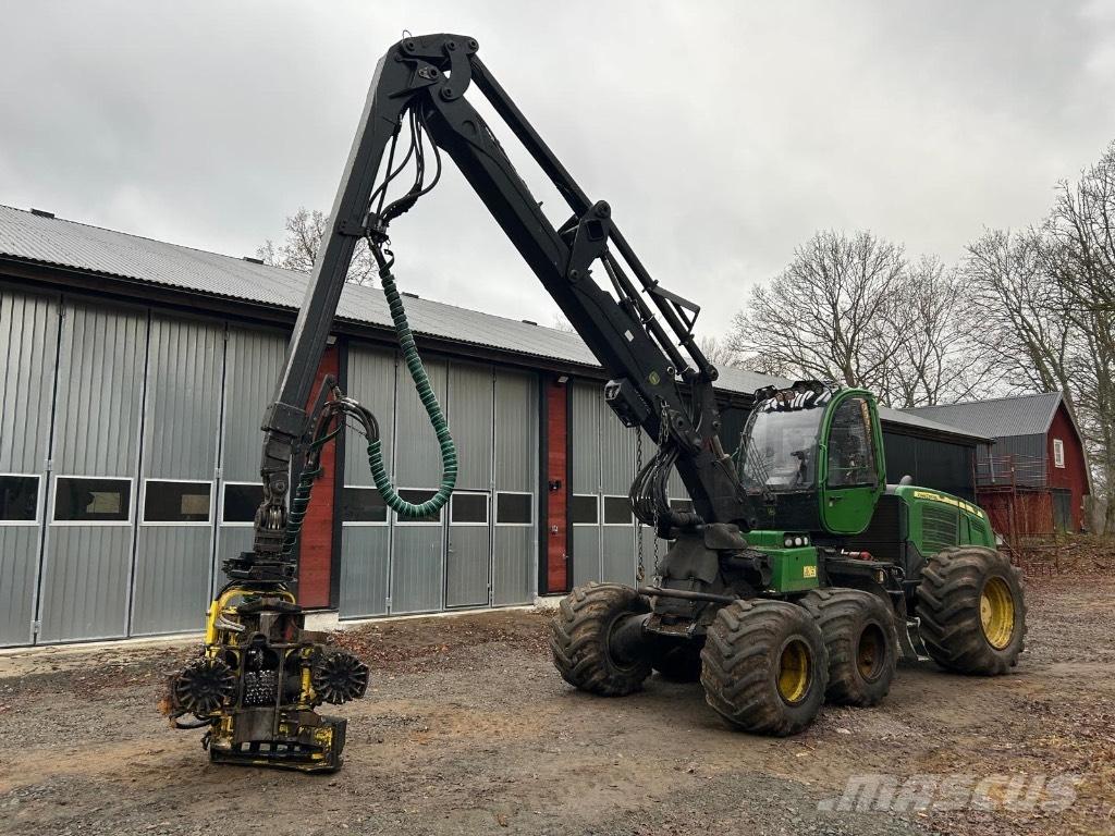 John Deere 1170 E Harvester