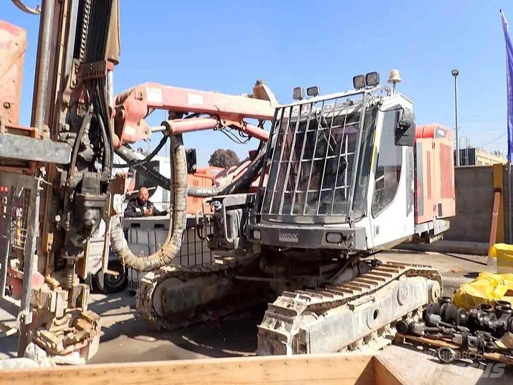Sandvik DX800 Oberflächenbohrgeräte
