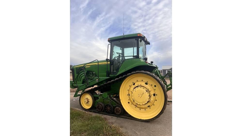 John Deere 8320 T Traktoren