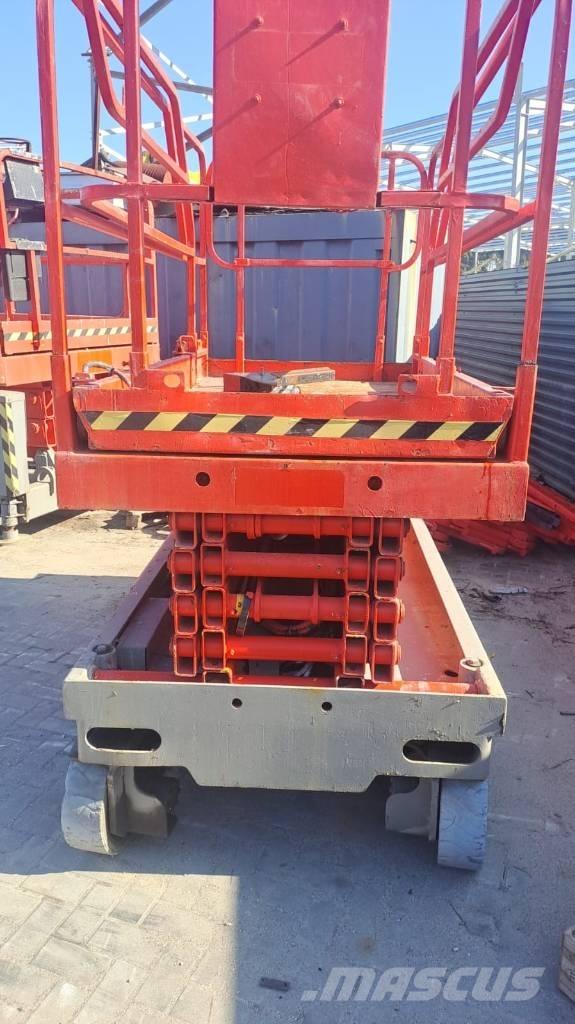 Haulotte Compact 12 Scheren-Arbeitsbühnen