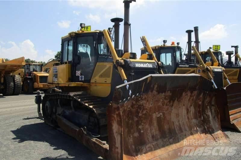 Komatsu D65 EX-16 Bulldozer