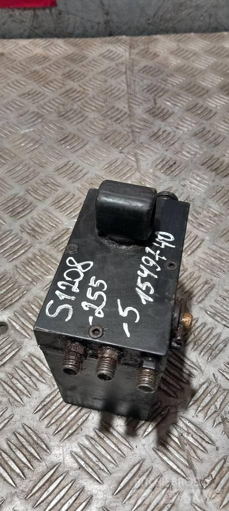 Scania 94 D.   1549740 Hydraulik