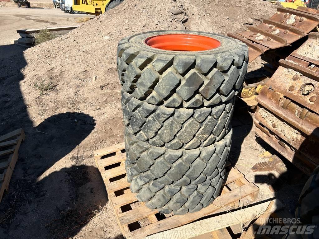 Bobcat 10x16.5 Tires Reifen