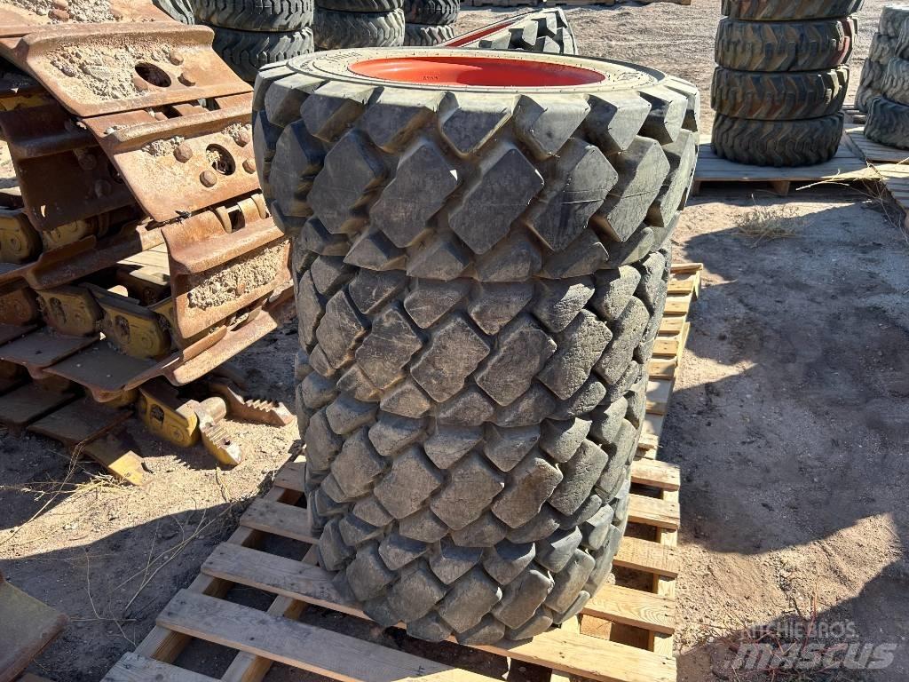 Bobcat 10x16.5 Tires Reifen