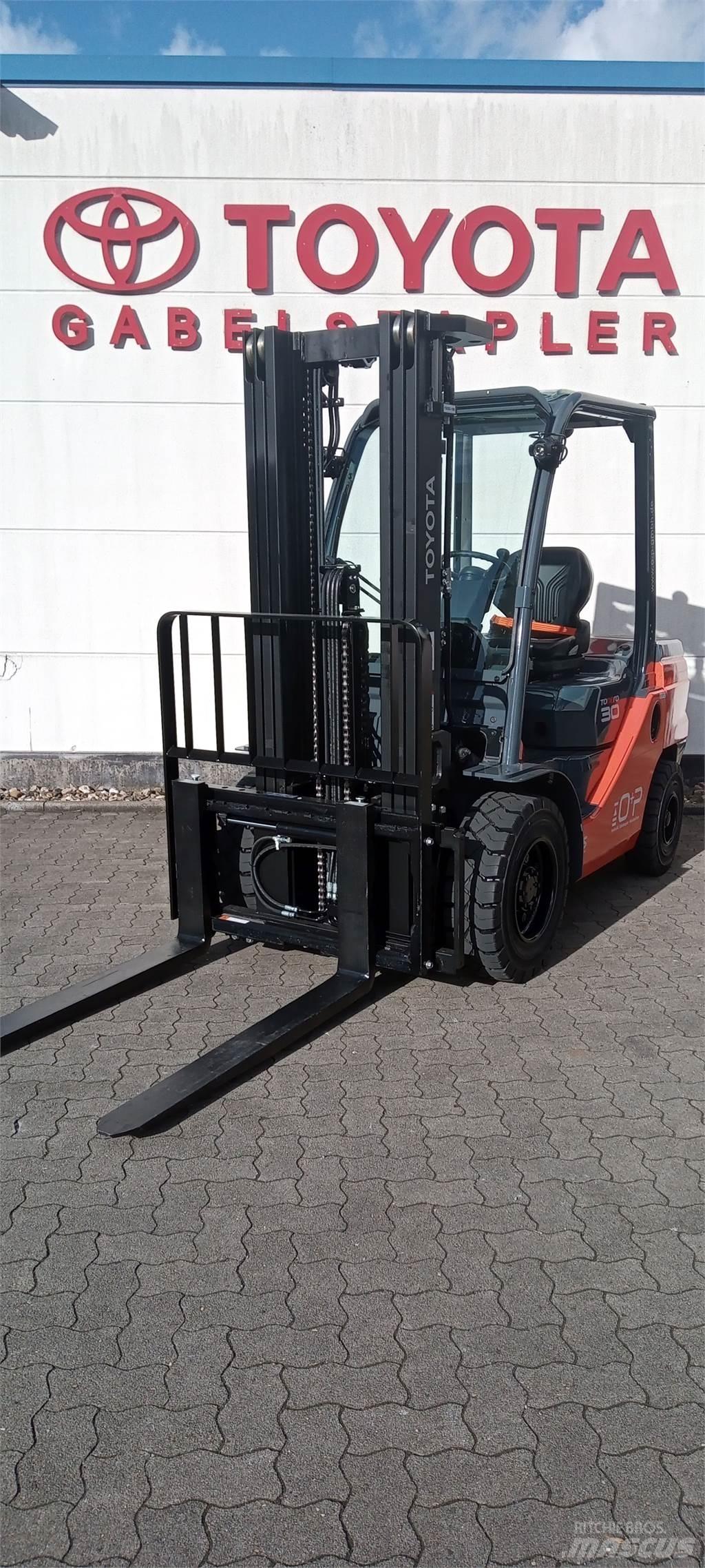 Toyota 52-8FDF30 Dieselstapler