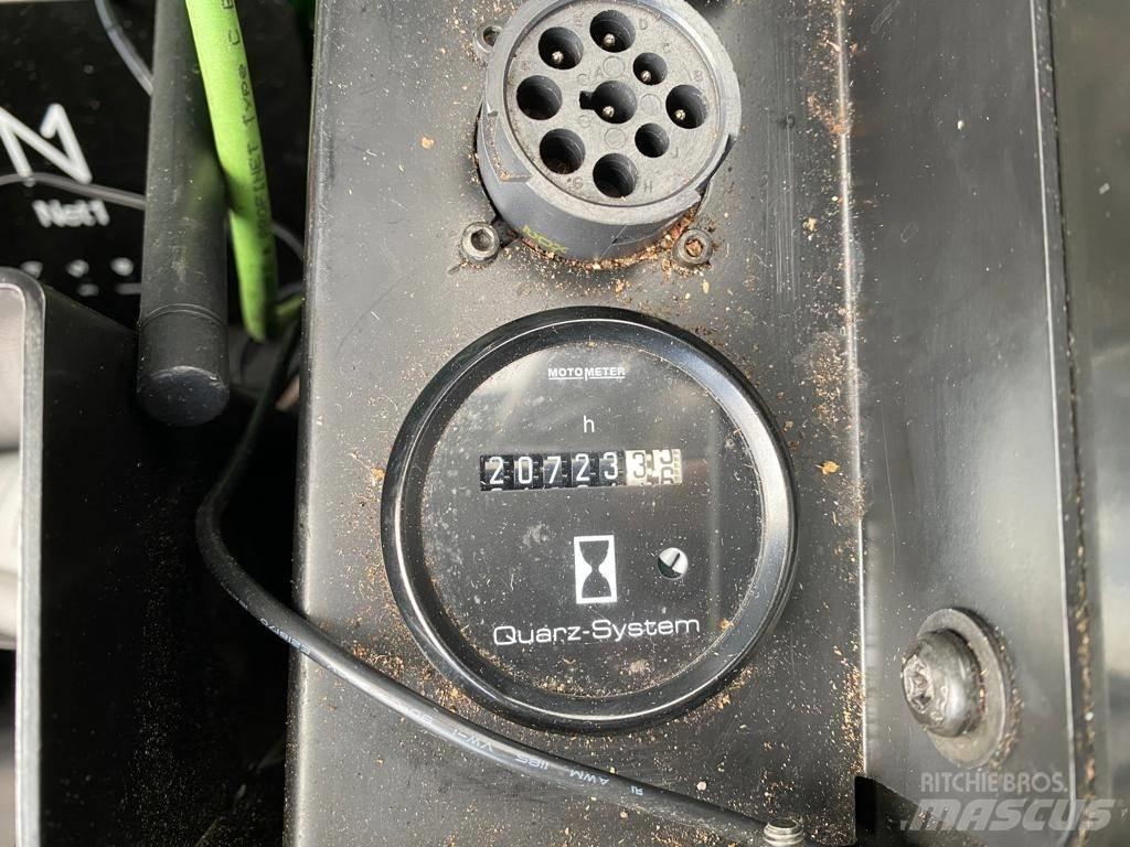 John Deere 1470 E Harvester