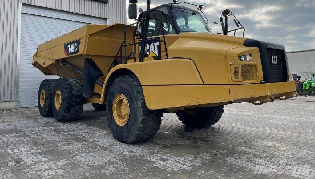 CAT 745 C Dumper - Knickgelenk