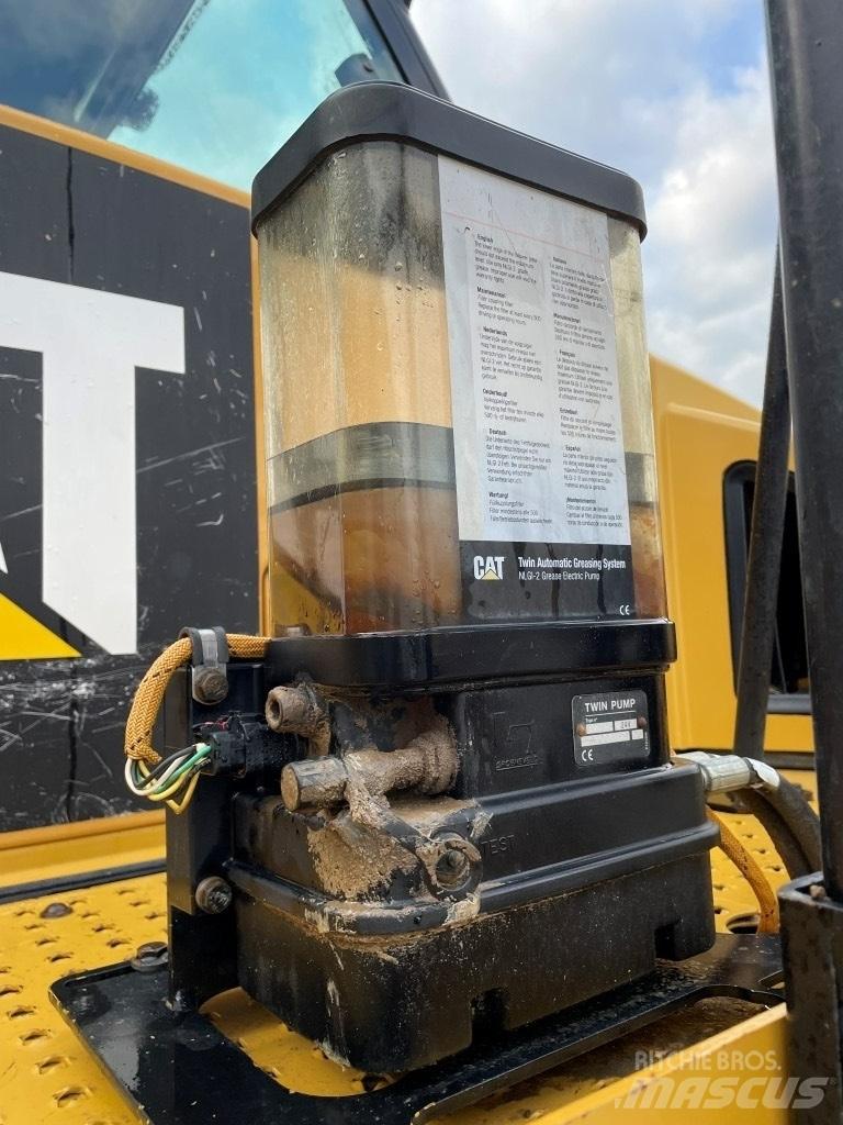 CAT 745 C Dumper - Knickgelenk