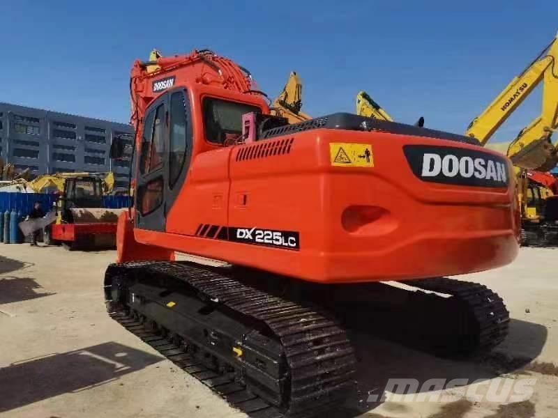 Doosan DX 225 Raupenbagger