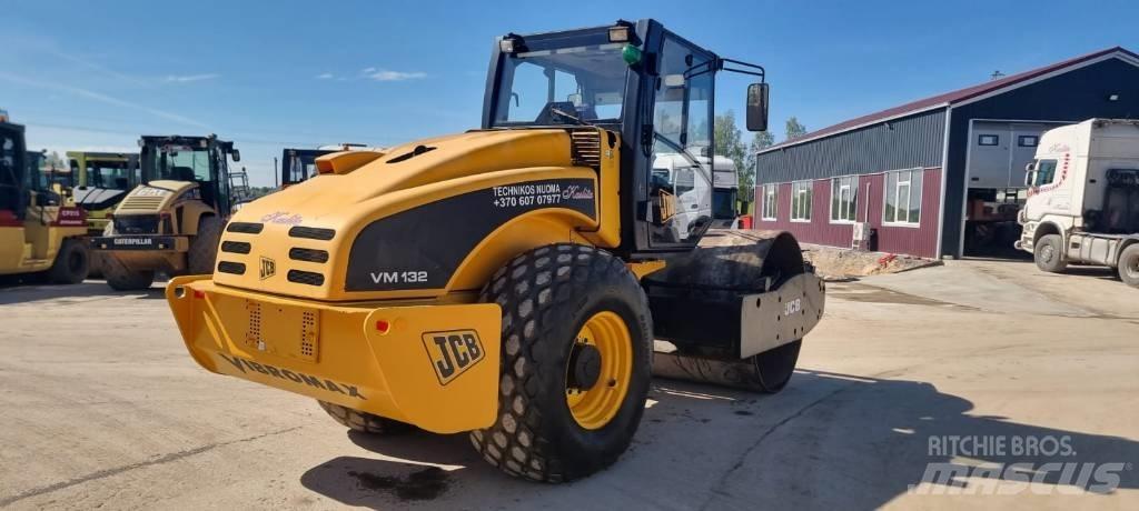 JCB VM 132 Erdbauwalzen