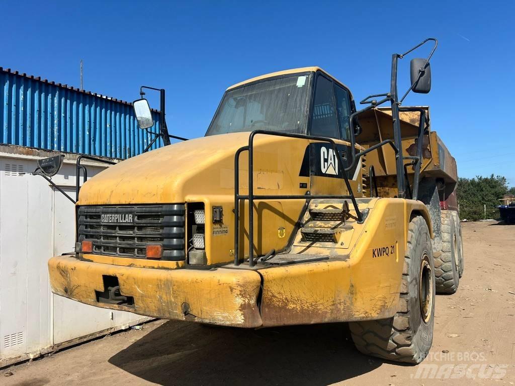 CAT 740 Dumper - Knickgelenk