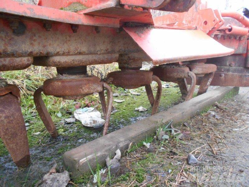 CLAAS Quadrant 1150 Quaderpressen
