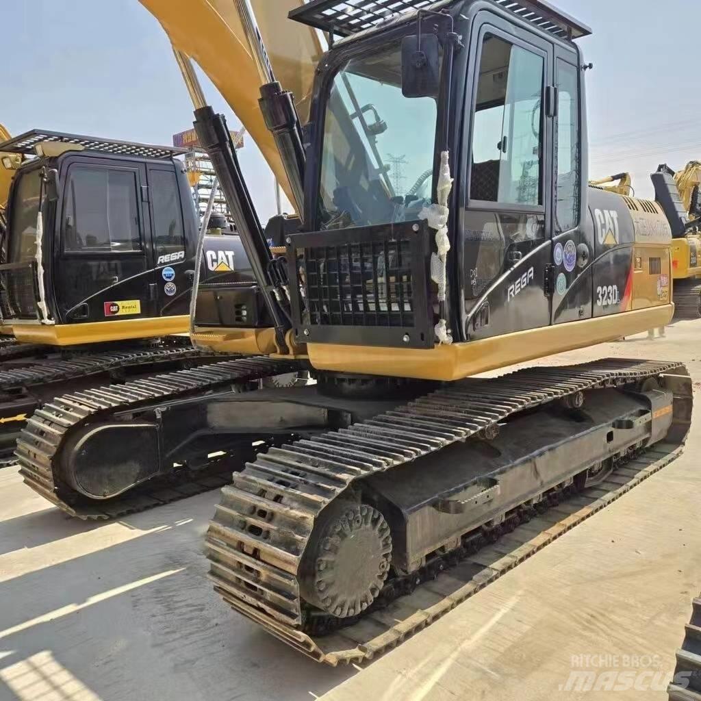 CAT 323 D Raupenbagger