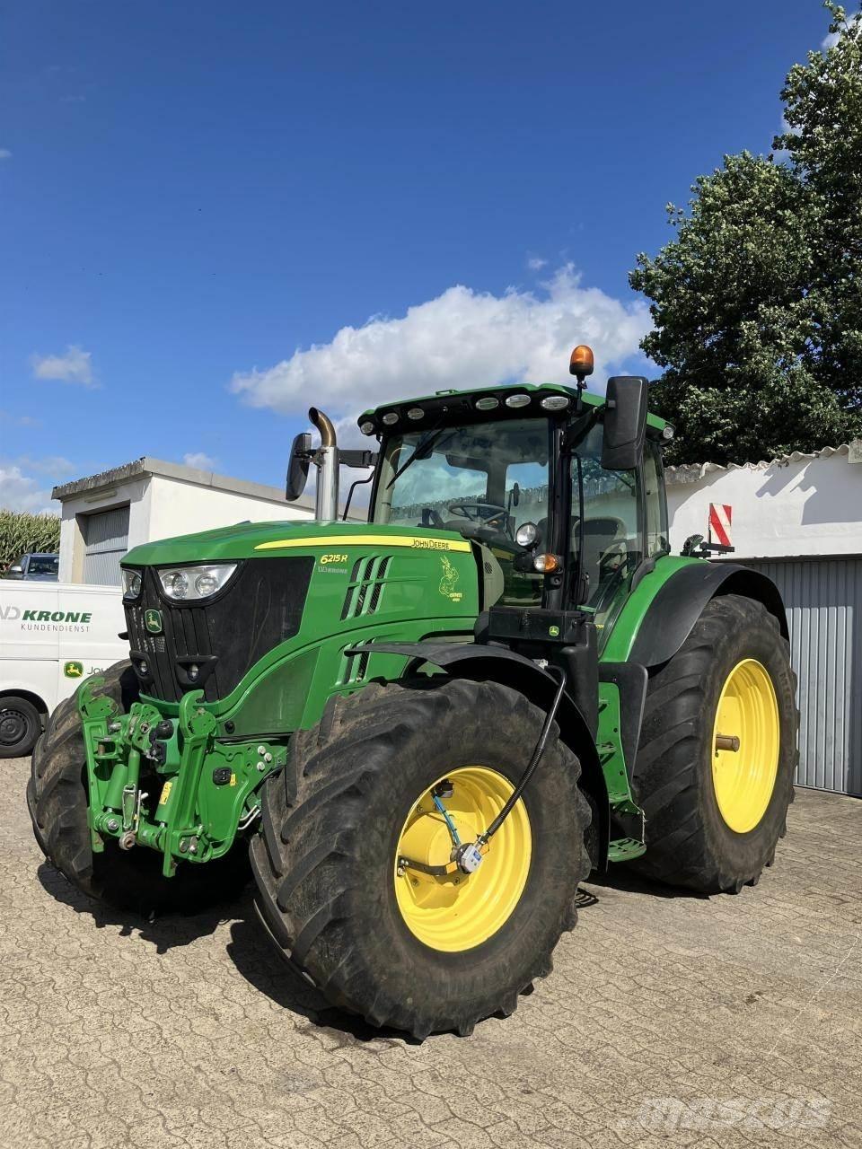 John Deere 6215R Traktoren