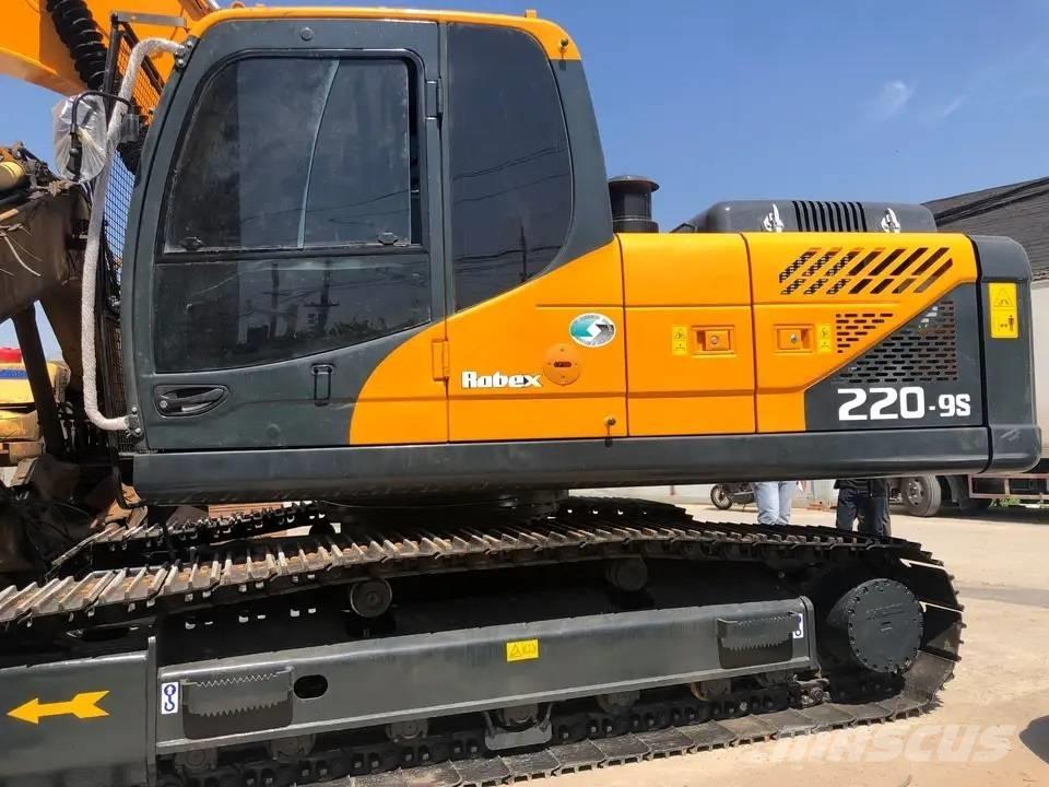 Hyundai R220LC-9S Raupenbagger