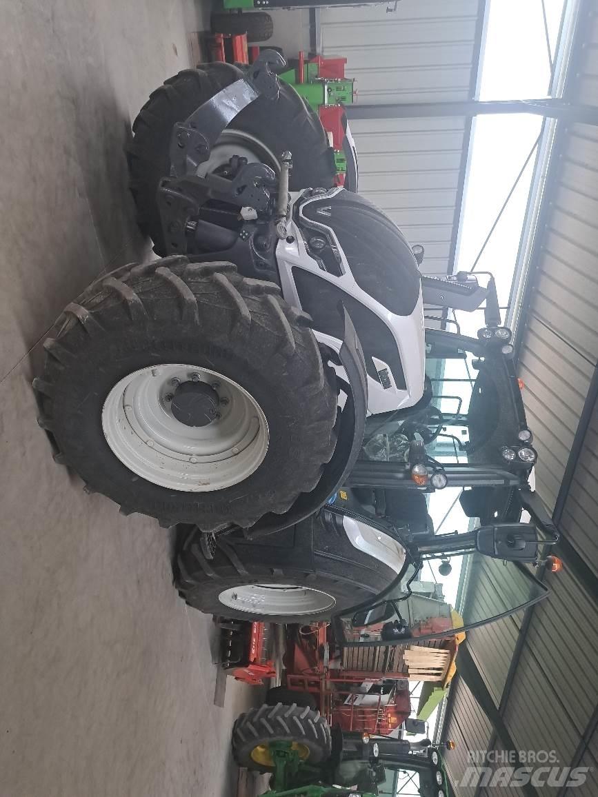 Valtra N155 Traktoren