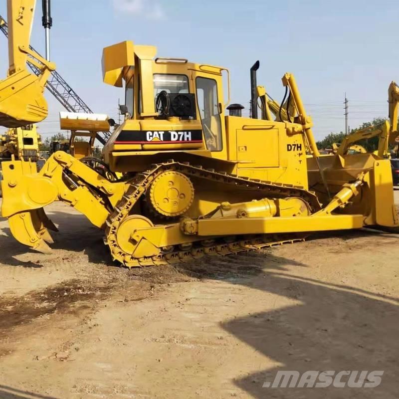 CAT D7H Bulldozer