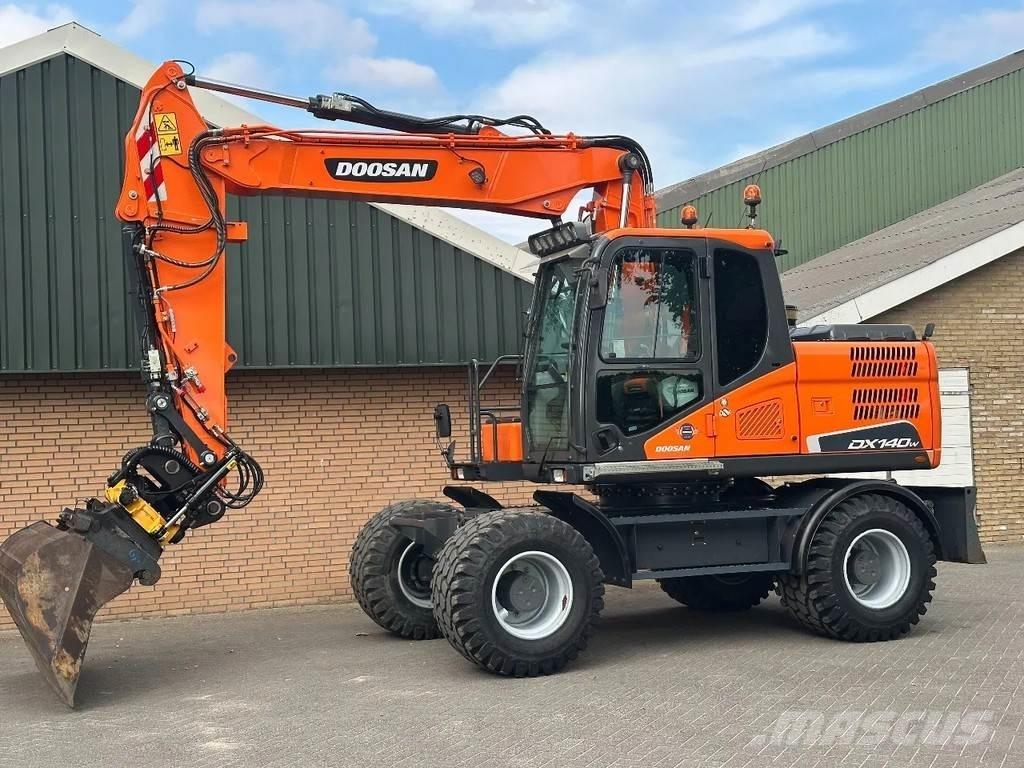 Doosan DX140W-5 Mobilbagger