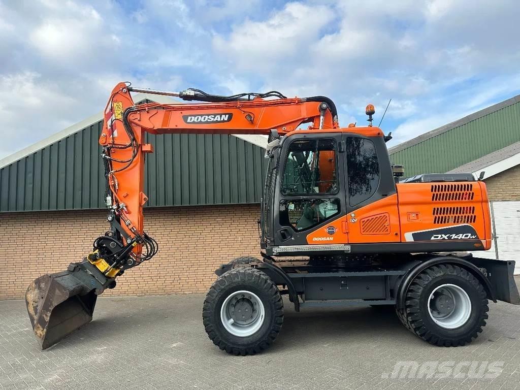 Doosan DX140W-5 Mobilbagger
