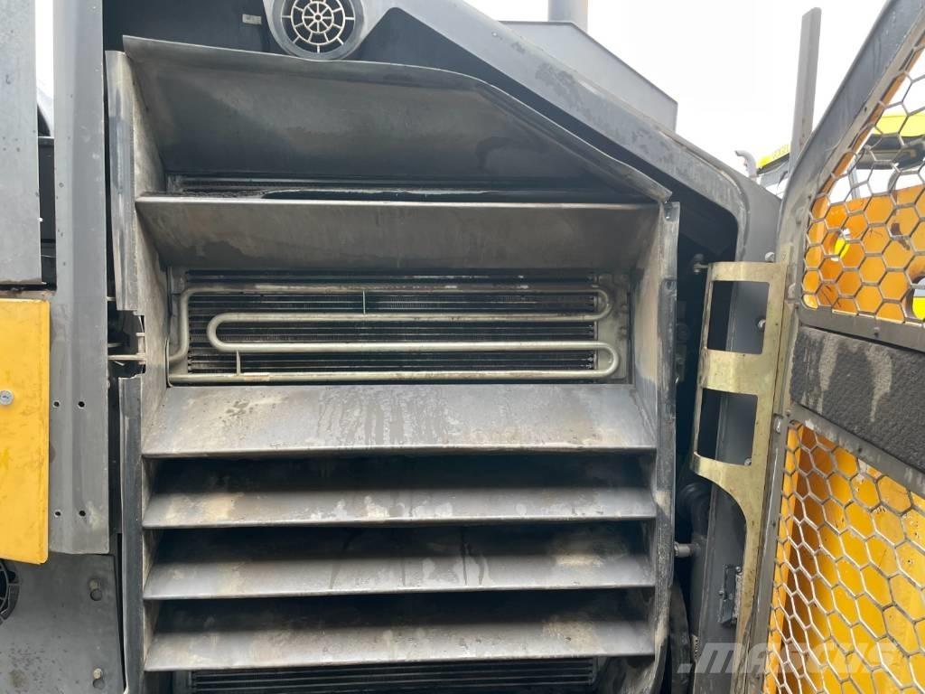 Volvo P7820C Strassenfertiger