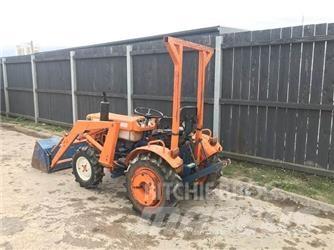 Kubota B7100D Baggerlader