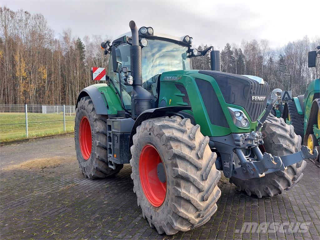 Fendt 824 Vario Traktoren