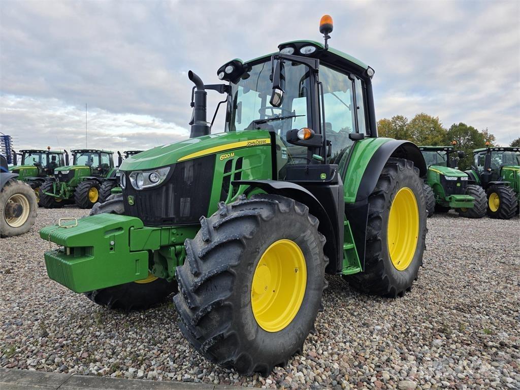 John Deere 6120M Traktoren