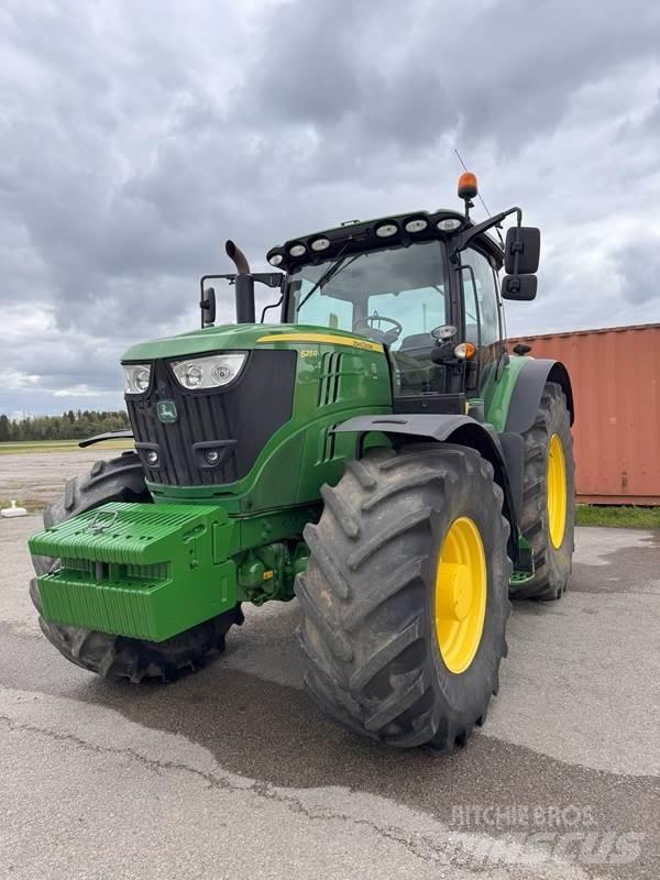 John Deere 6215R Traktoren