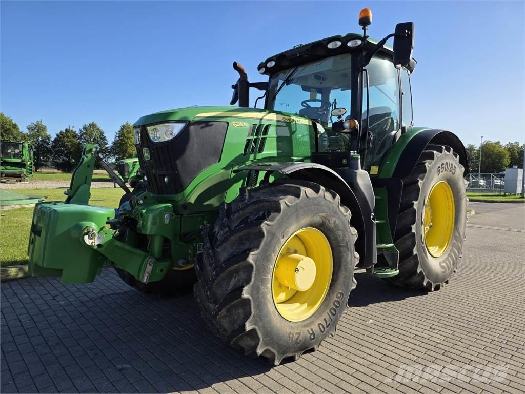 John Deere 6215R Traktoren