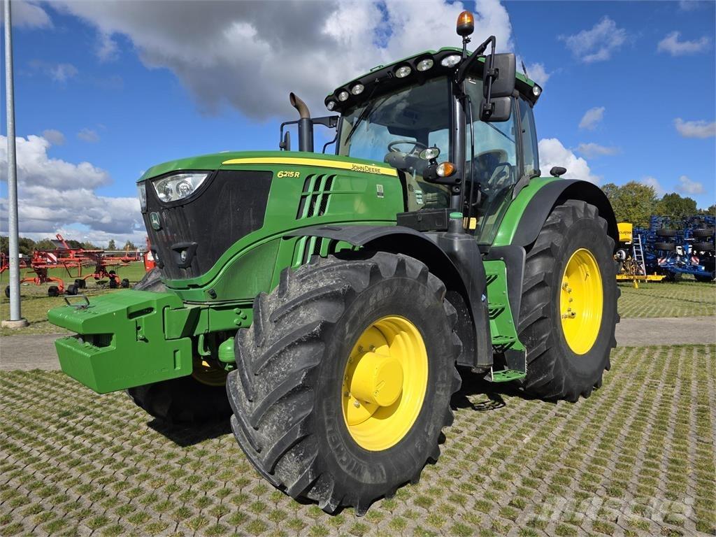 John Deere 6215R Traktoren