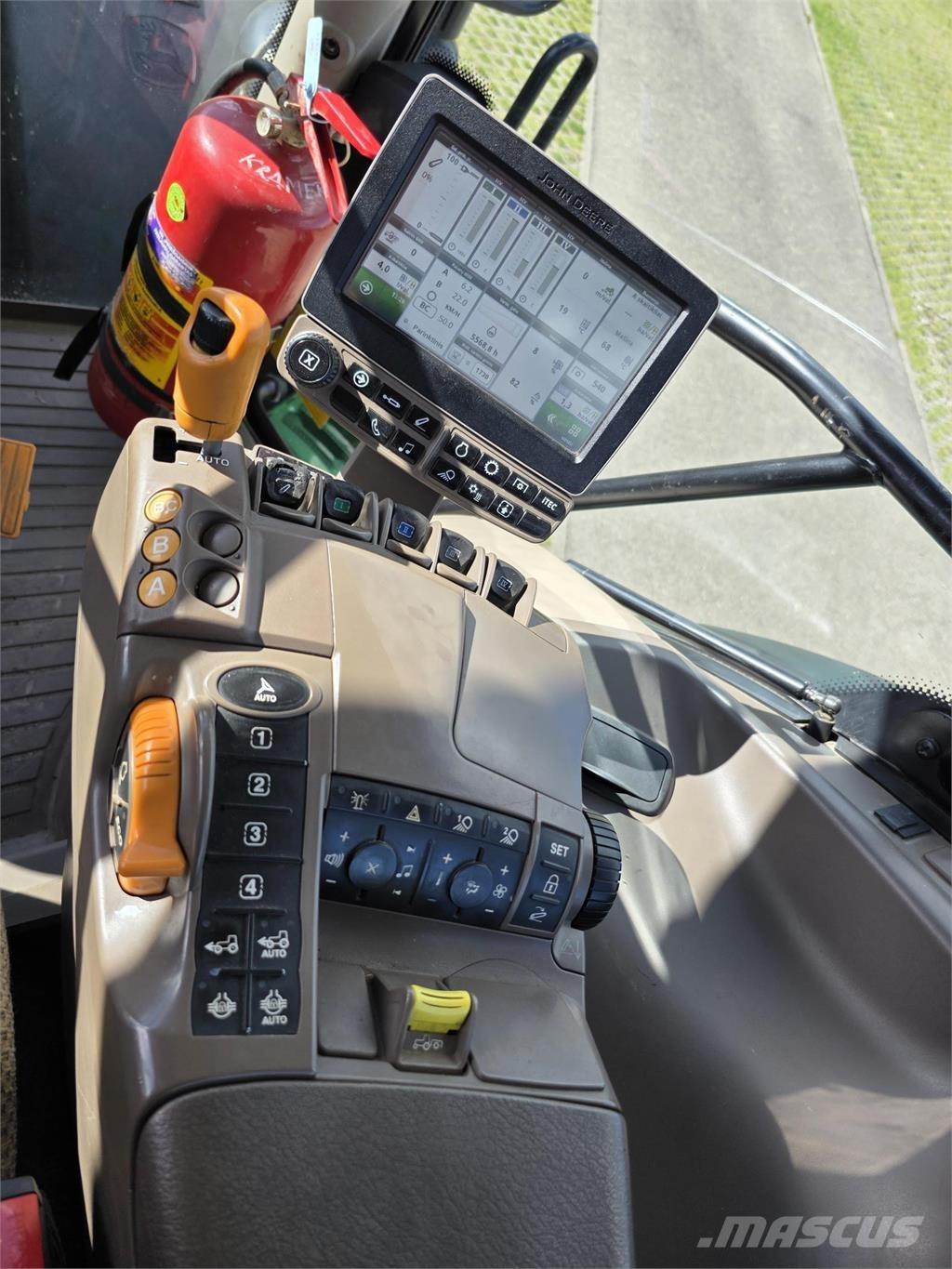 John Deere 6215R Traktoren