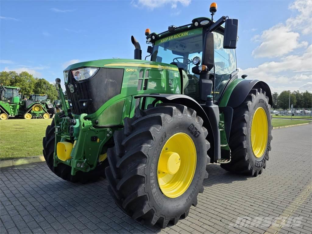 John Deere 6250R Traktoren