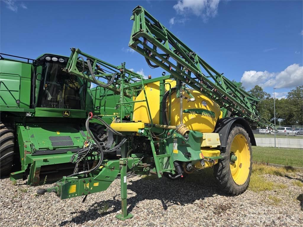 John Deere 740 Anhängespritzen