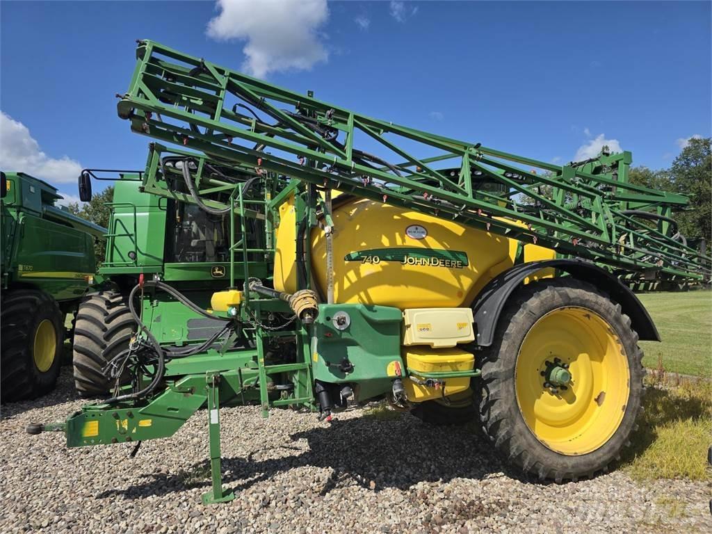 John Deere 740 Anhängespritzen
