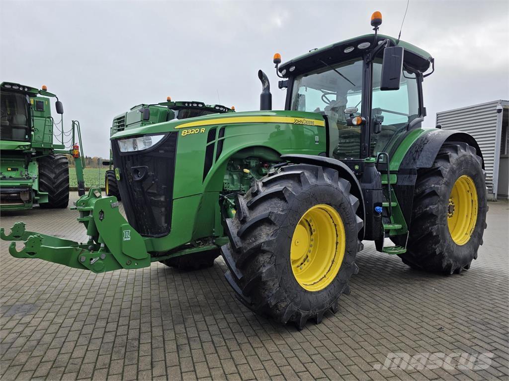 John Deere 8320R Traktoren