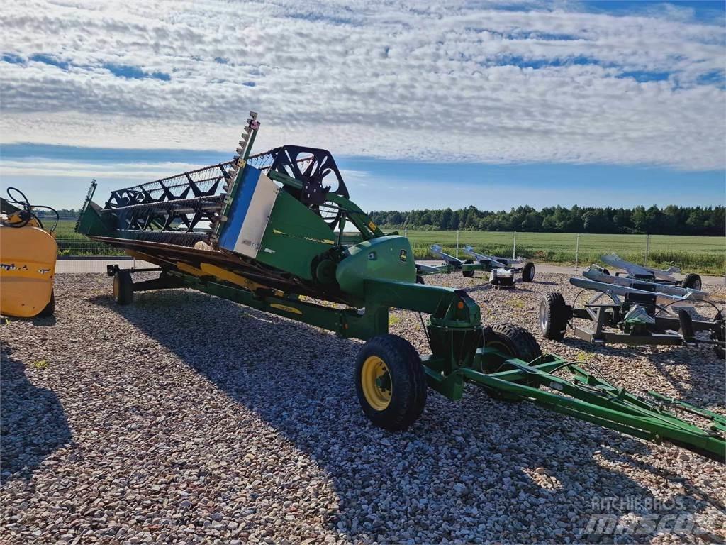 John Deere S680 Traktoren