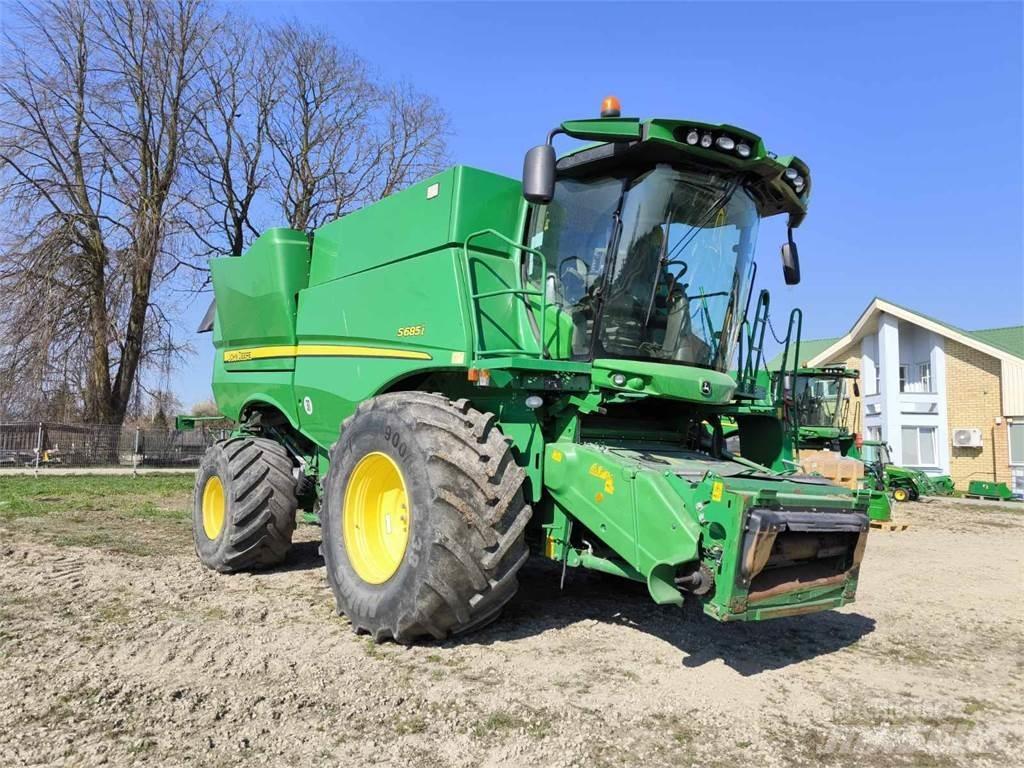 John Deere S685 Mähdrescher