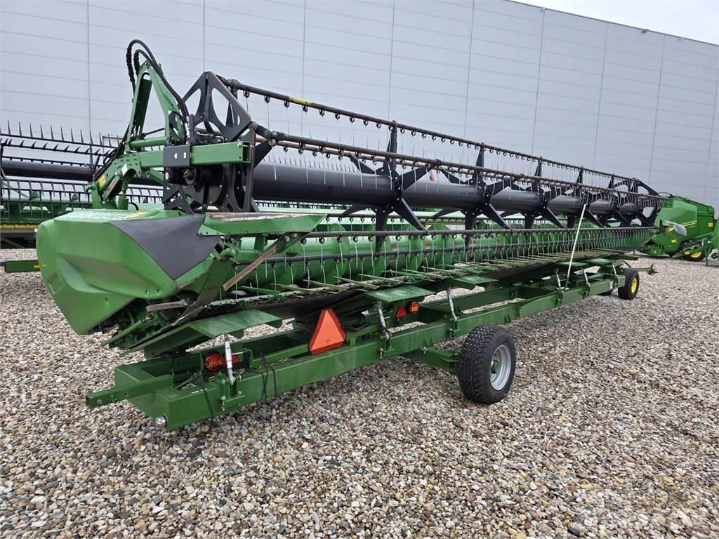 John Deere S690 Mähdrescher