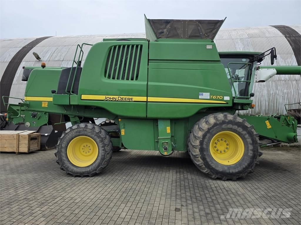 John Deere T670 Mähdrescher