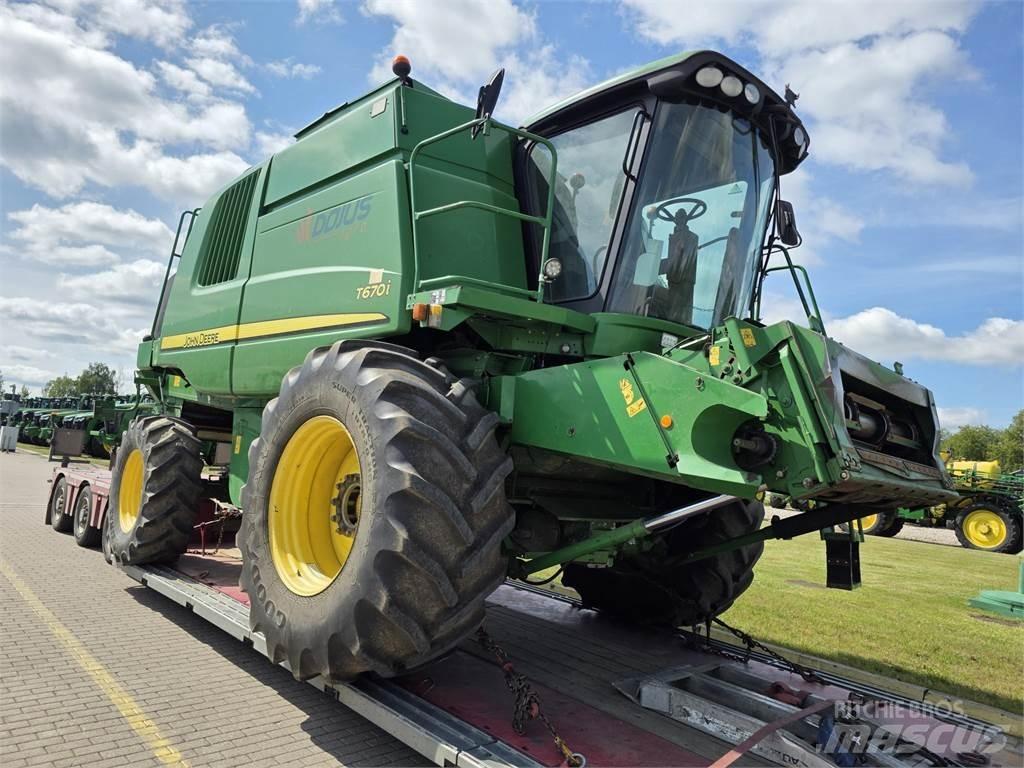 John Deere T670 Mähdrescher