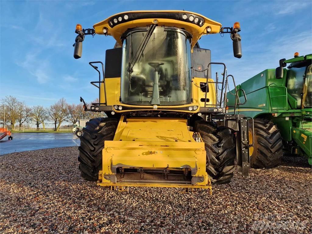 New Holland CX8.85 Mähdrescher