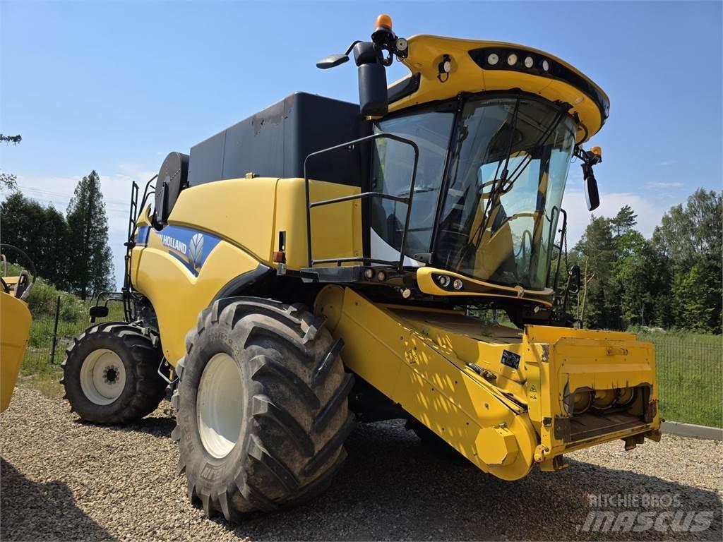 New Holland CX8.85 Mähdrescher