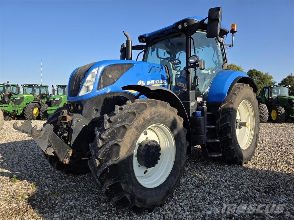 New Holland T7.215S Traktoren