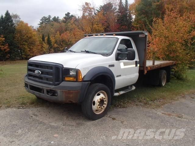 Ford F 550 Pritschenwagen/Pritschenwagen mit Seitenklappe