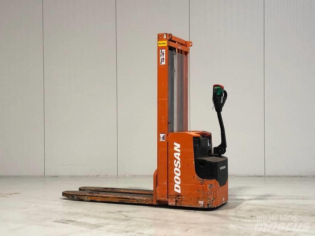 Doosan LEDS12.5C Deichselstapler