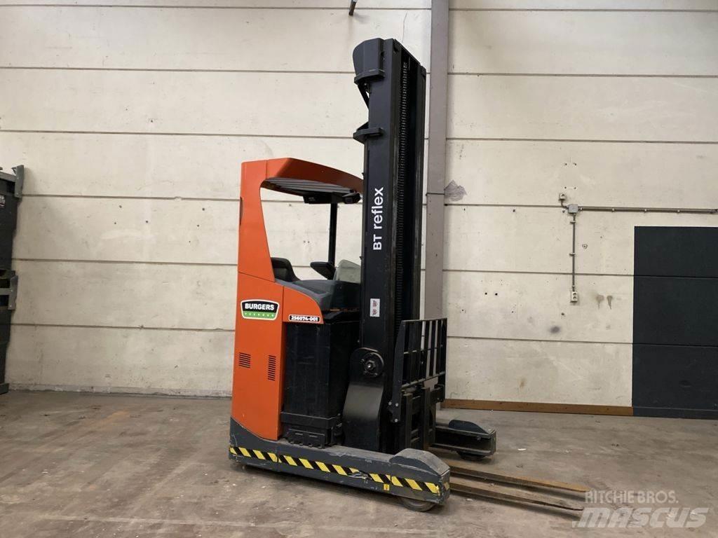 BT RRE140 Schubmaststapler