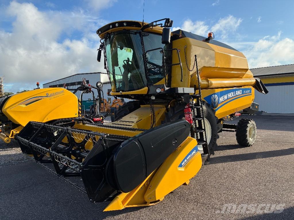 New Holland Tc 4.90 Mähdrescher